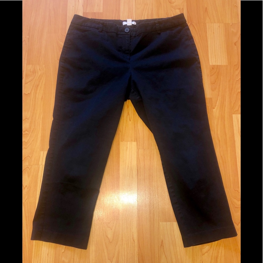 NY & Co. Black Capris